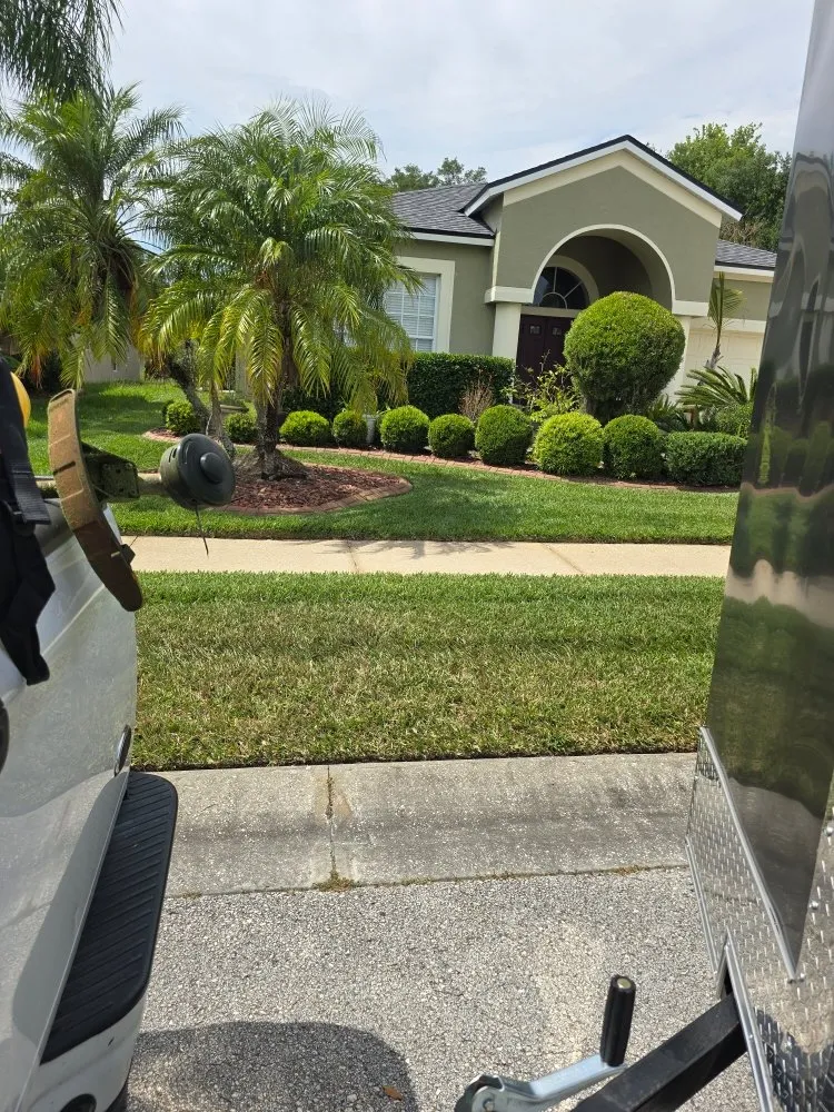 Expert garden landscaping in Tampa Bay, FL - Rigo's Lawncare and More