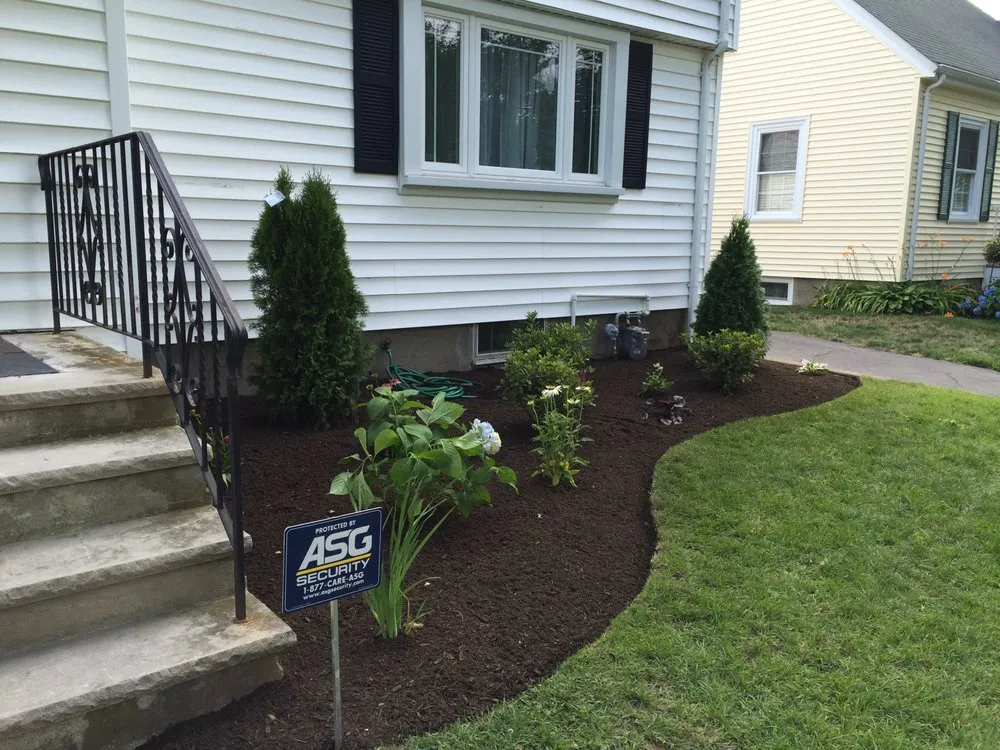 Custom yard cleanup service experts serving Wakefield, MA - Riley Landscaping