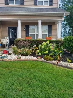 Riley's Hauling and landscaping Logo