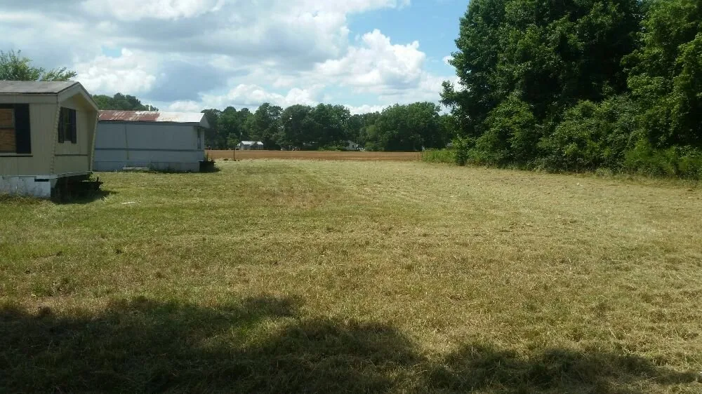 Expert lawn care service in Nashville, NC by Riley's Lawn Care