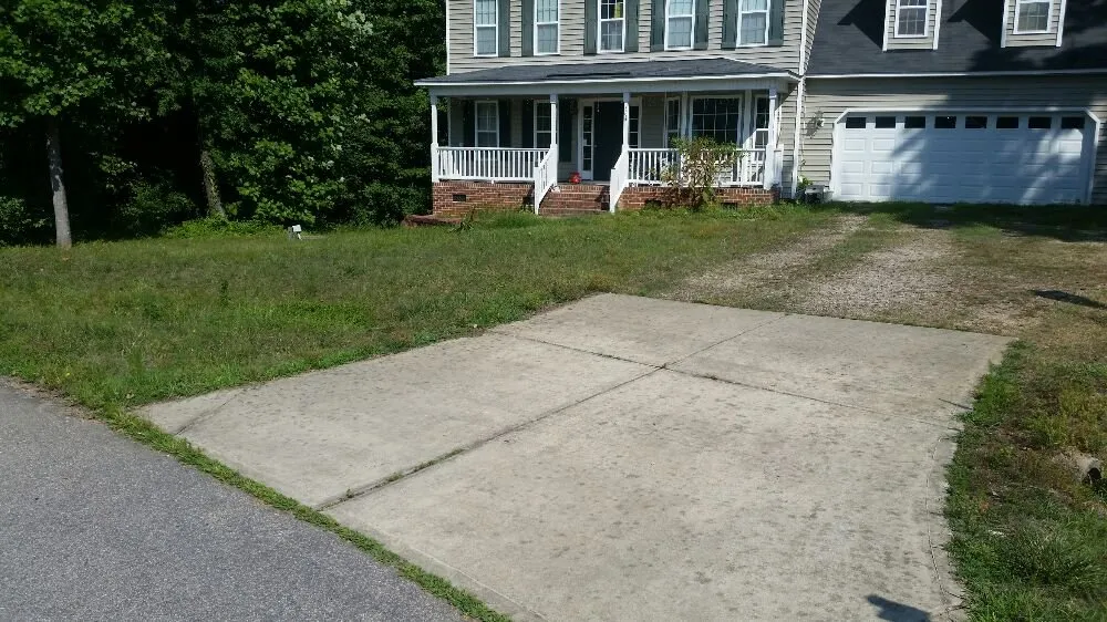 Affordable garden landscaping for beautiful yards across Nashville, NC - Riley's Lawn Care