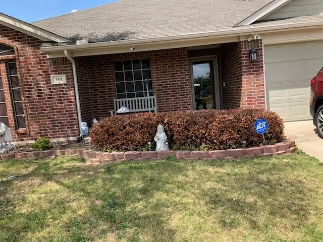 Trusted garden landscaping for homes across Crowley, TX - Rileys Property Maintenance