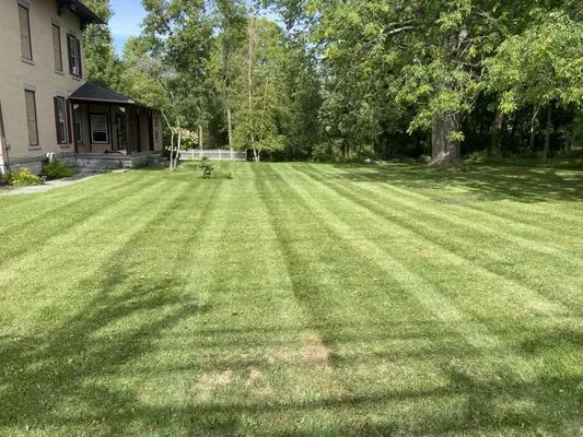 Riley’s Property Services Logo