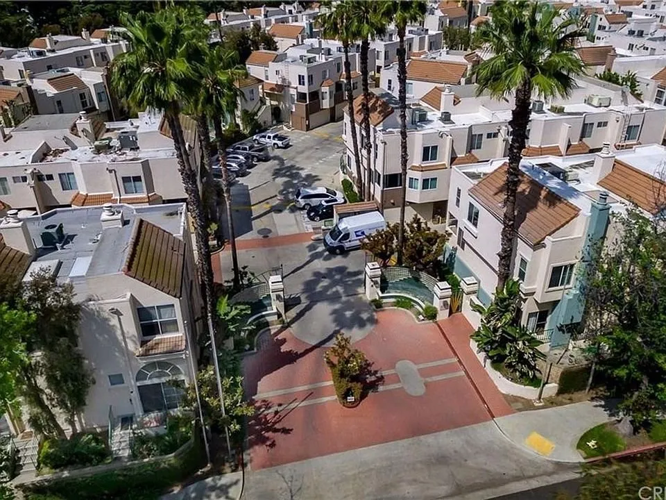 Local yard cleanup service in Los Angeles, CA - Rimpau Landscaping and Maintenance