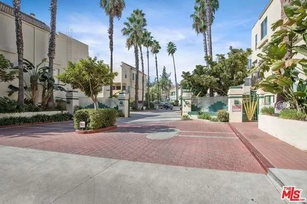 Rimpau Landscaping and Maintenance Logo