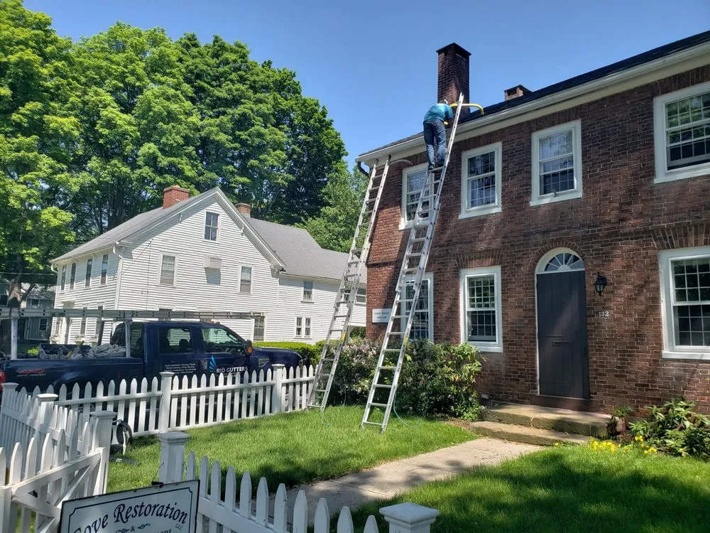 Professional yard cleanup service for beautiful yards across West Hartford, CT - Rio Gutters