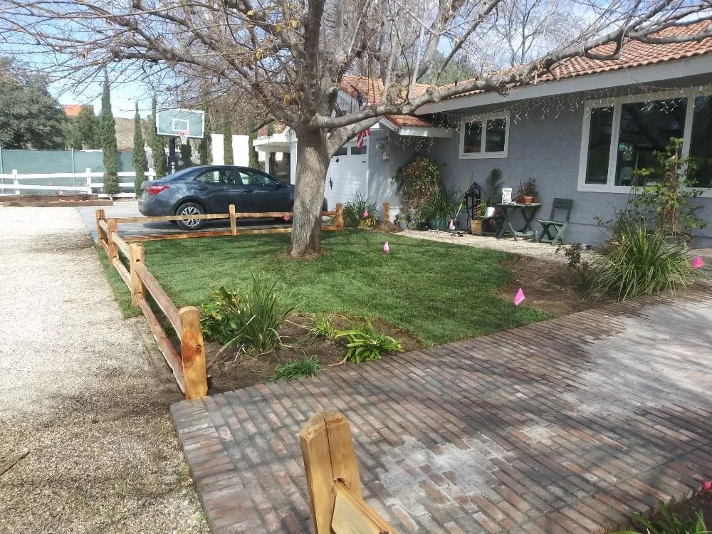 Local yard maintenance for homes in Santa Clarita, CA by Rio Landscaping