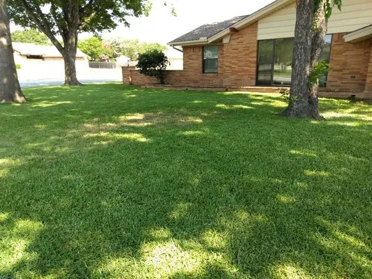 Rio Verde Lawn Care & Mowing Services Logo