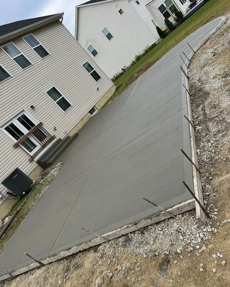 Custom yard maintenance in Monroe, OH - Rios Landscaping & Construction