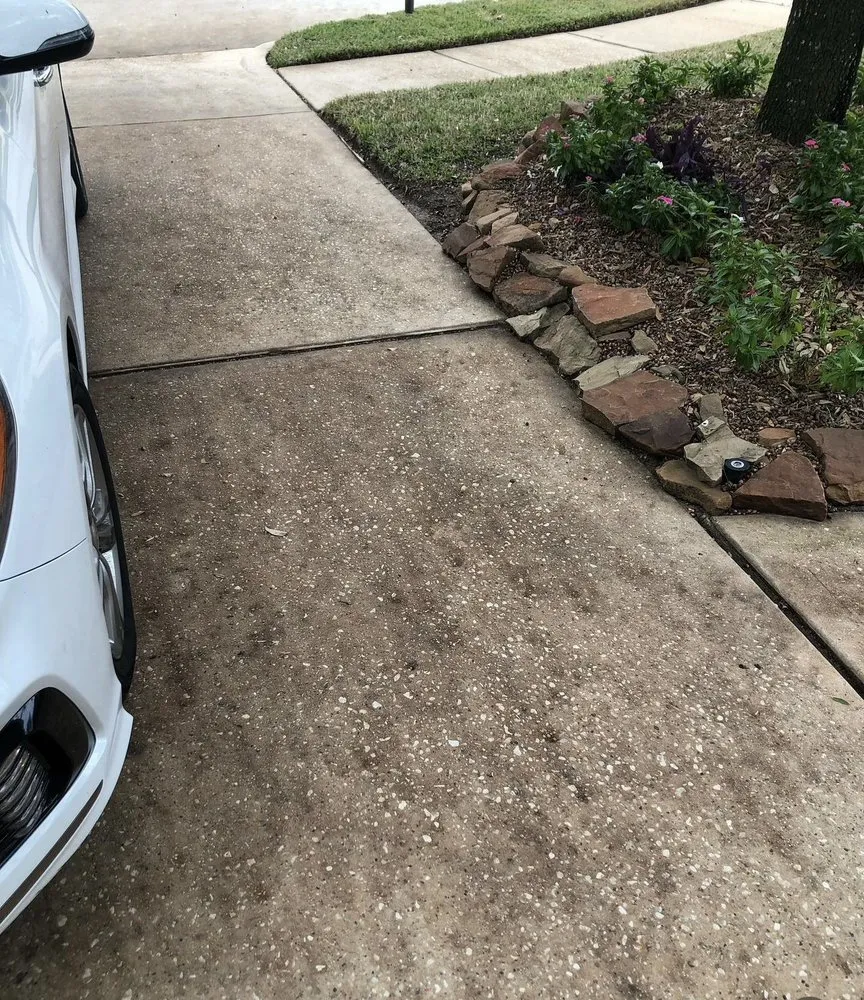 Trusted yard maintenance experts serving Dallas, TX - Rios Lawn Care