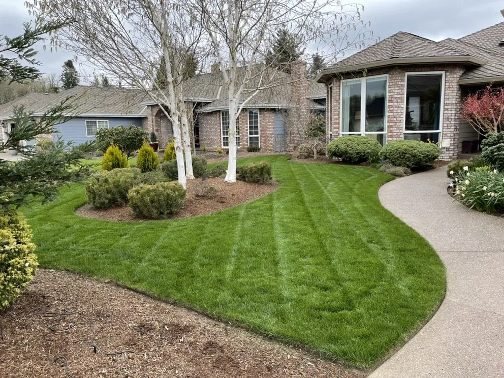 Top-rated residential landscaping near you in Keizer, OR by Rios Lawn Maintenance