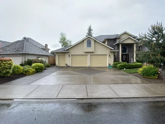 Rios Lawn Maintenance