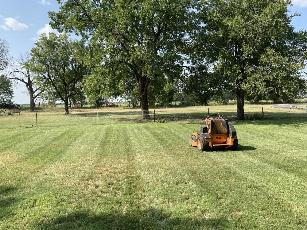 Custom yard maintenance near you across Winters, TX - Rios Mow-Town