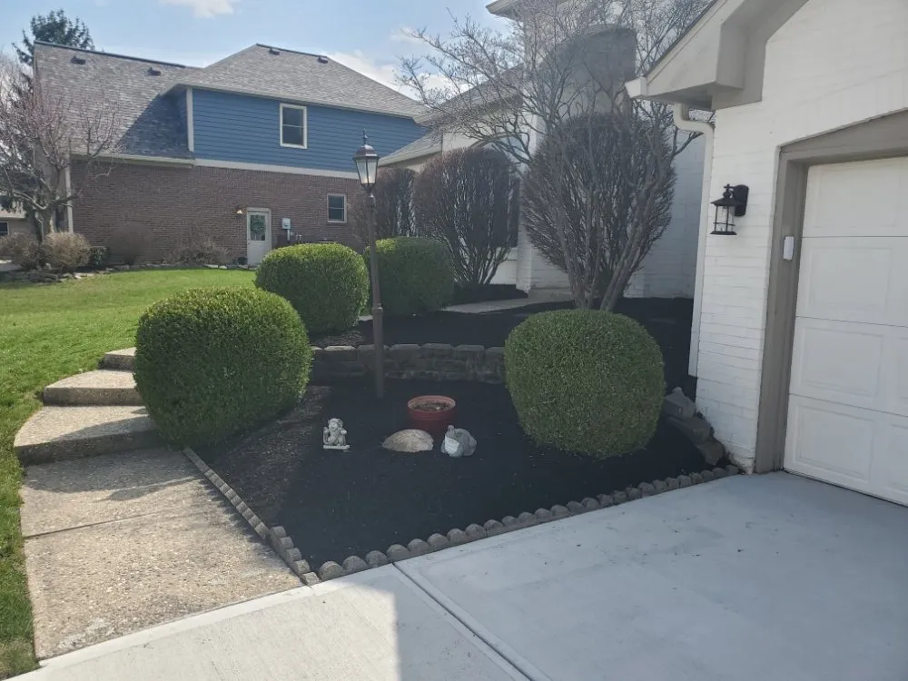 Reliable garden landscaping in Indianapolis, IN by Rios Turf Care