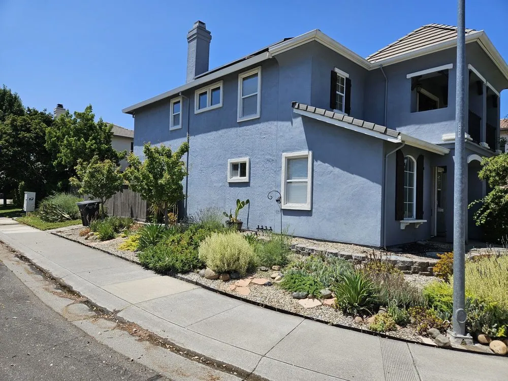 Expert lawn care service experts serving Sacramento, CA - Rios’s Best Lawn Care Services