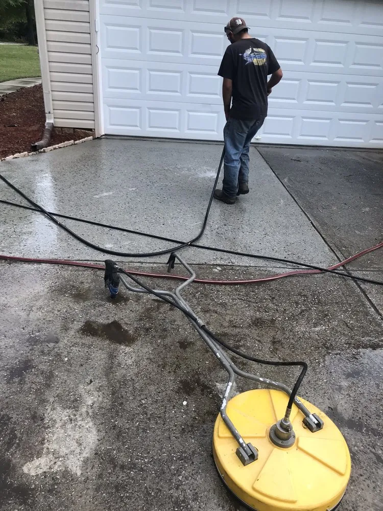 Reliable yard maintenance in Fayetteville, GA by Riptide Prowash & Landscapes