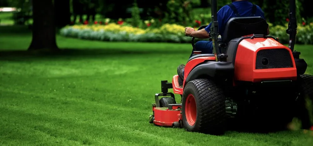 Expert landscape installation in Des Moines, IA - Risdal