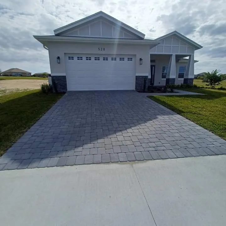 Local yard cleanup service with custom design across Auburndale, FL - Rise Above Detailing
