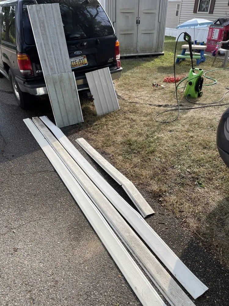 Professional lawn mowing service experts serving Battle Creek, MI - Rise N Shine