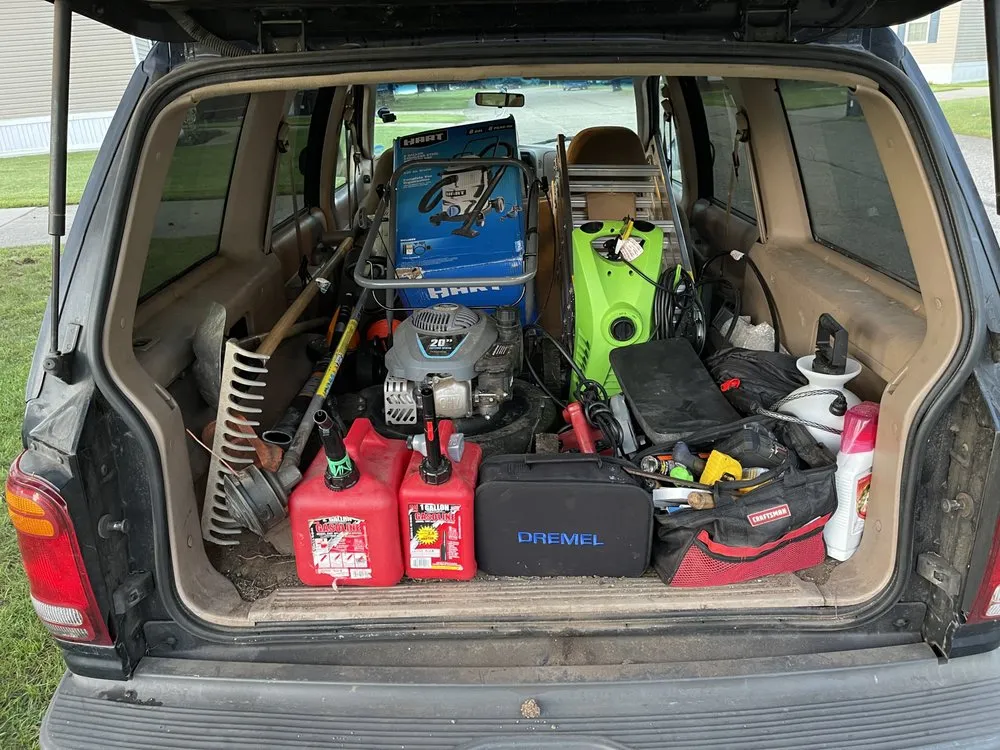 Local yard maintenance experts serving Battle Creek, MI - Rise N Shine