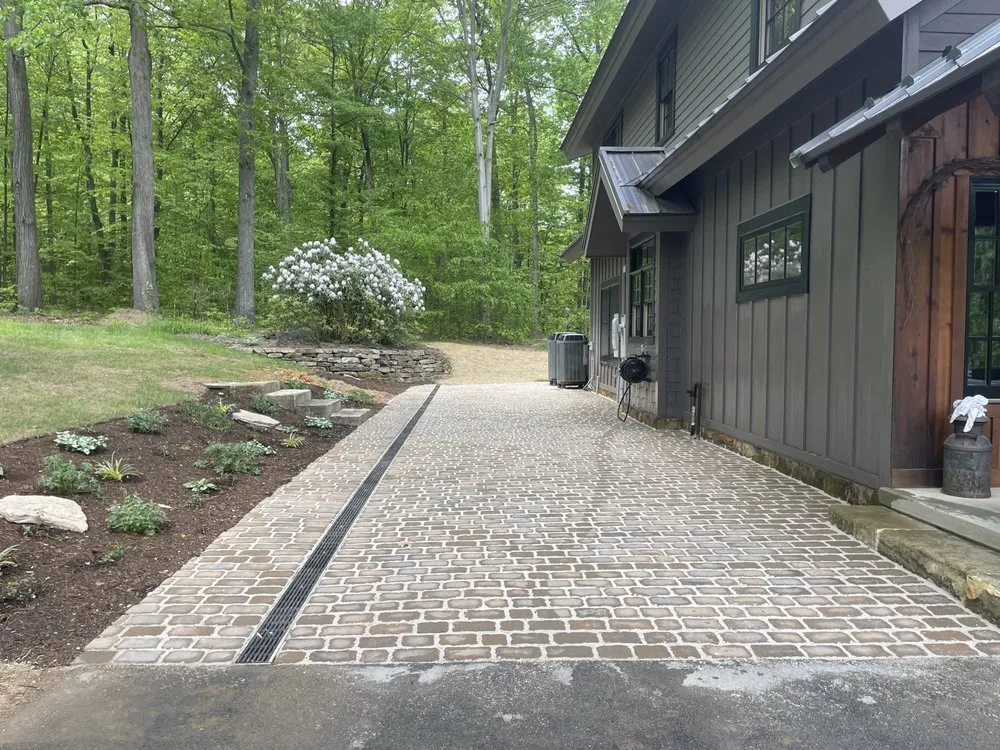 Custom landscape design experts serving Roaring Spring, PA - Ritchey Hardscapes & Landscaping