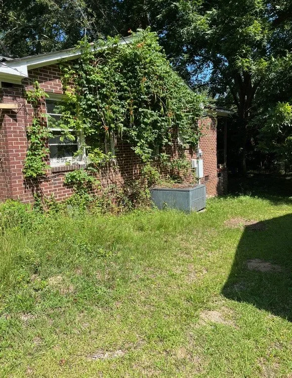 Trusted lawn mowing service experts serving Columbia, SC - Rite Beautification Care Specialist