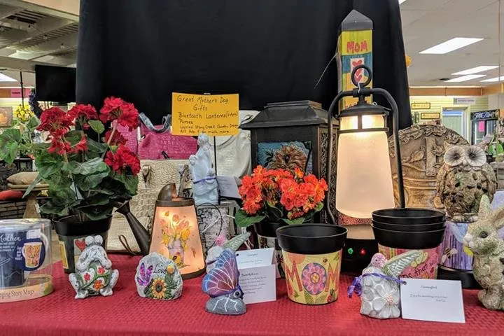 Top-rated lawn mowing service for beautiful yards in West Burlington, IA by Ritter's