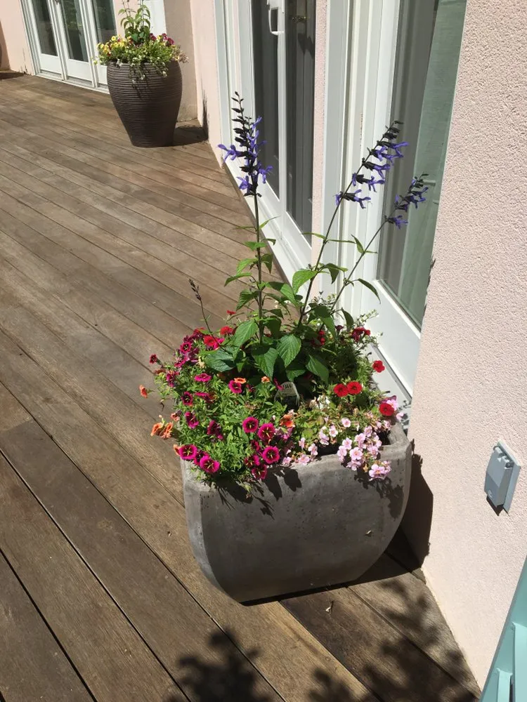 Professional lawn care service in Flanders, NY - Rivas Landscaping And Housekeeping