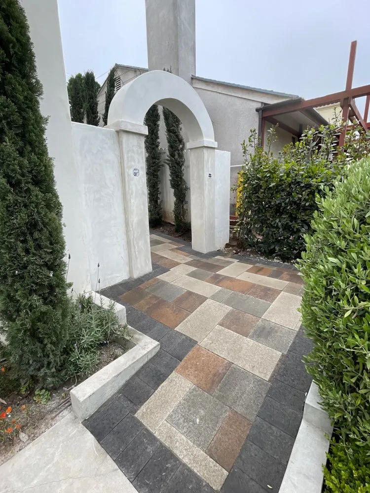 Trusted lawn care service in San Fernando Valley, CA - Rivas Landscaping