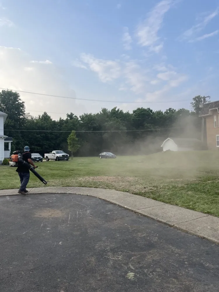 Trusted lawn mowing service experts serving Clinton, MD - Rivas Landscaping Services