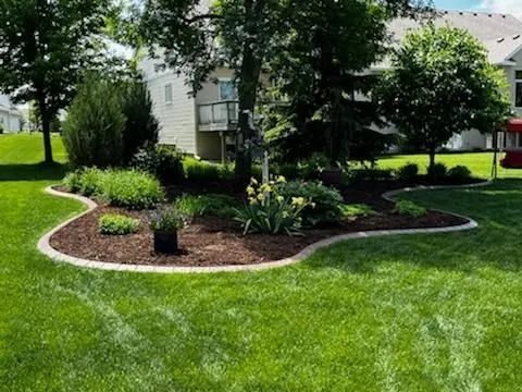 Custom outdoor landscaping experts serving Rochester, MN - River Bluff Landscaping