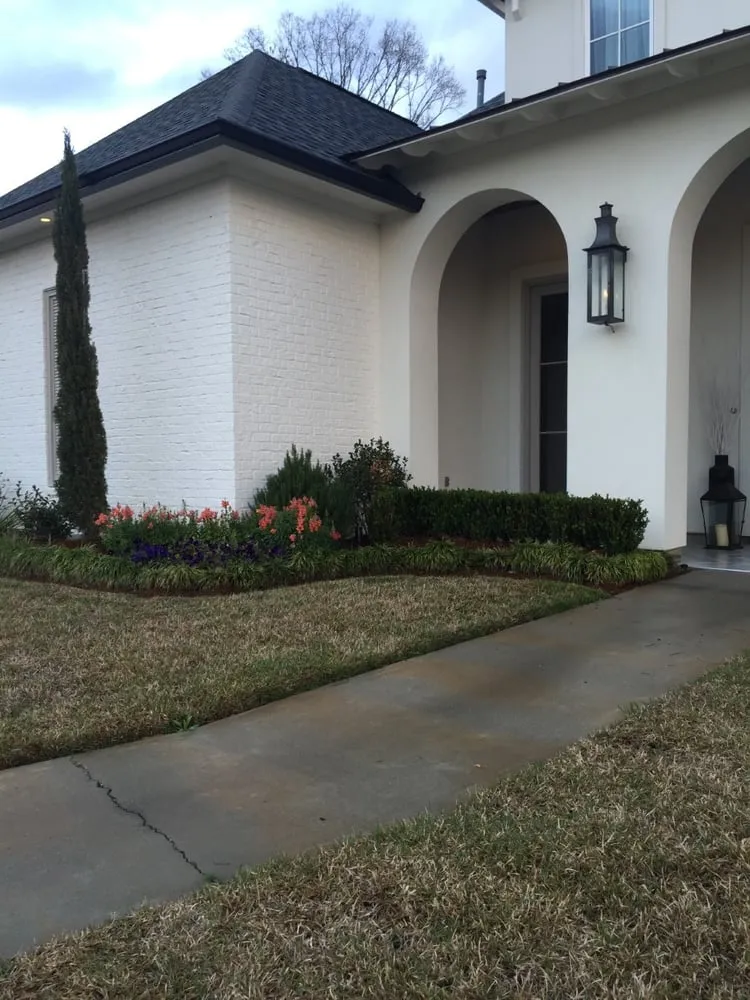 Expert landscape design in Baton Rouge, LA by River City Landscaping
