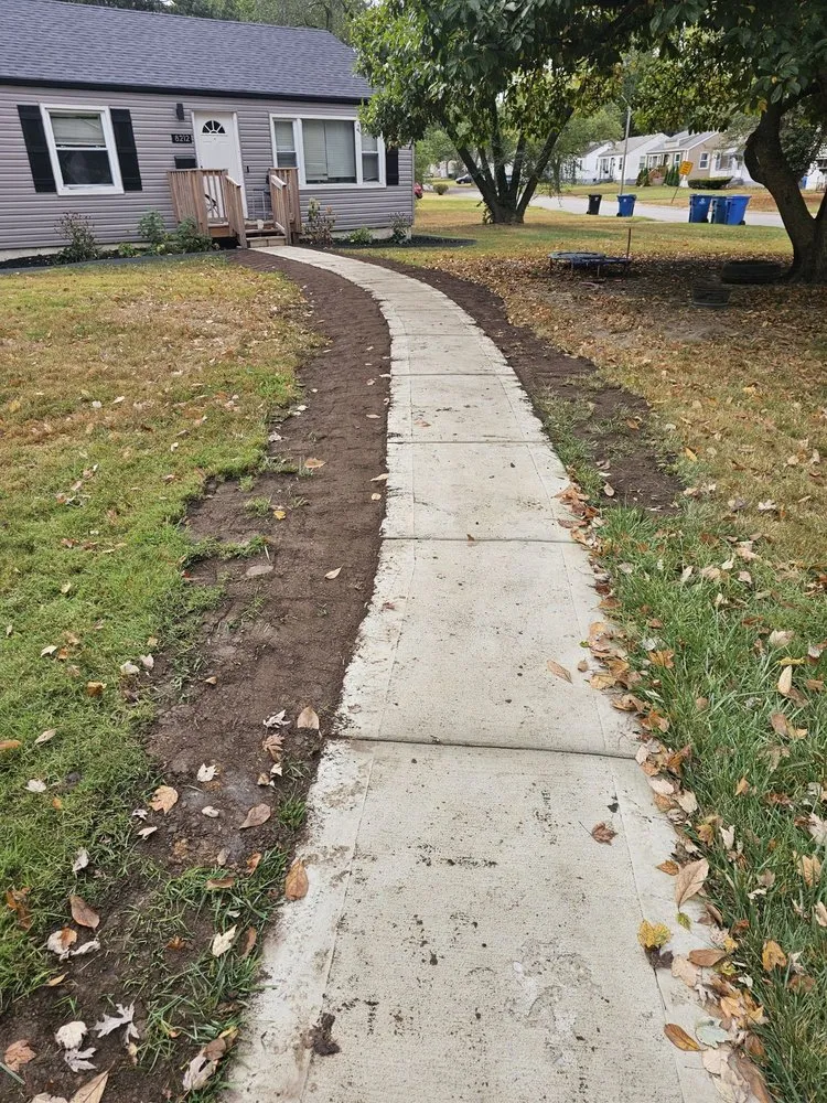 Reliable yard cleanup service in Saint Louis, MO - River City Landscaping