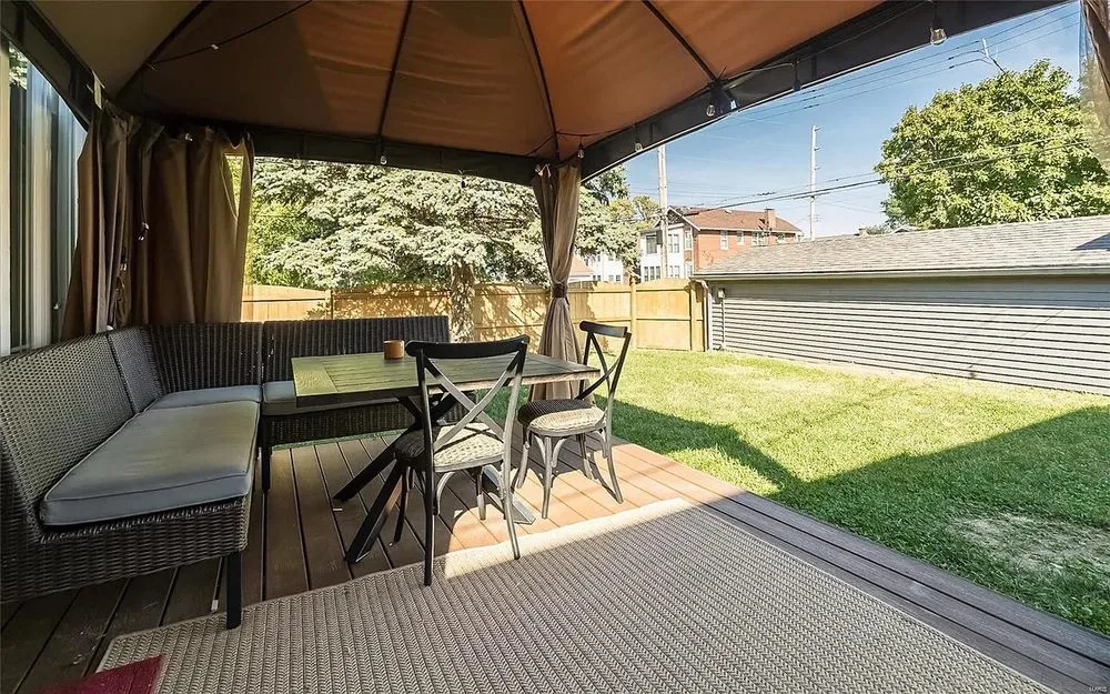 Affordable lawn mowing service in Saint Louis, MO - River City Landscaping