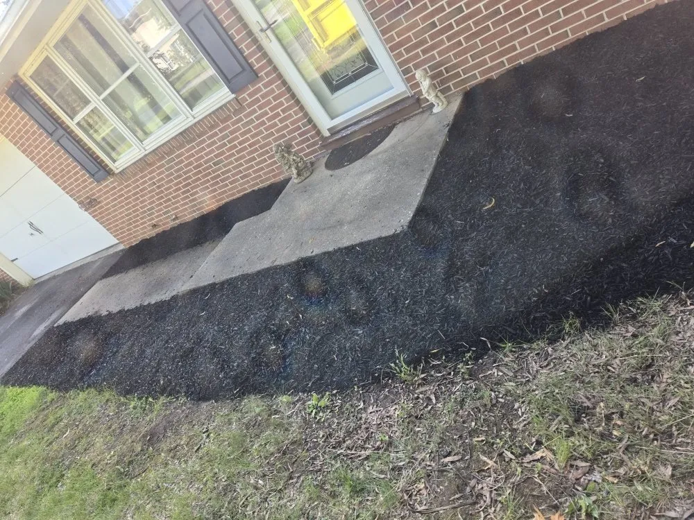 Custom yard cleanup service in Dover, PA - River Lee Landscaping