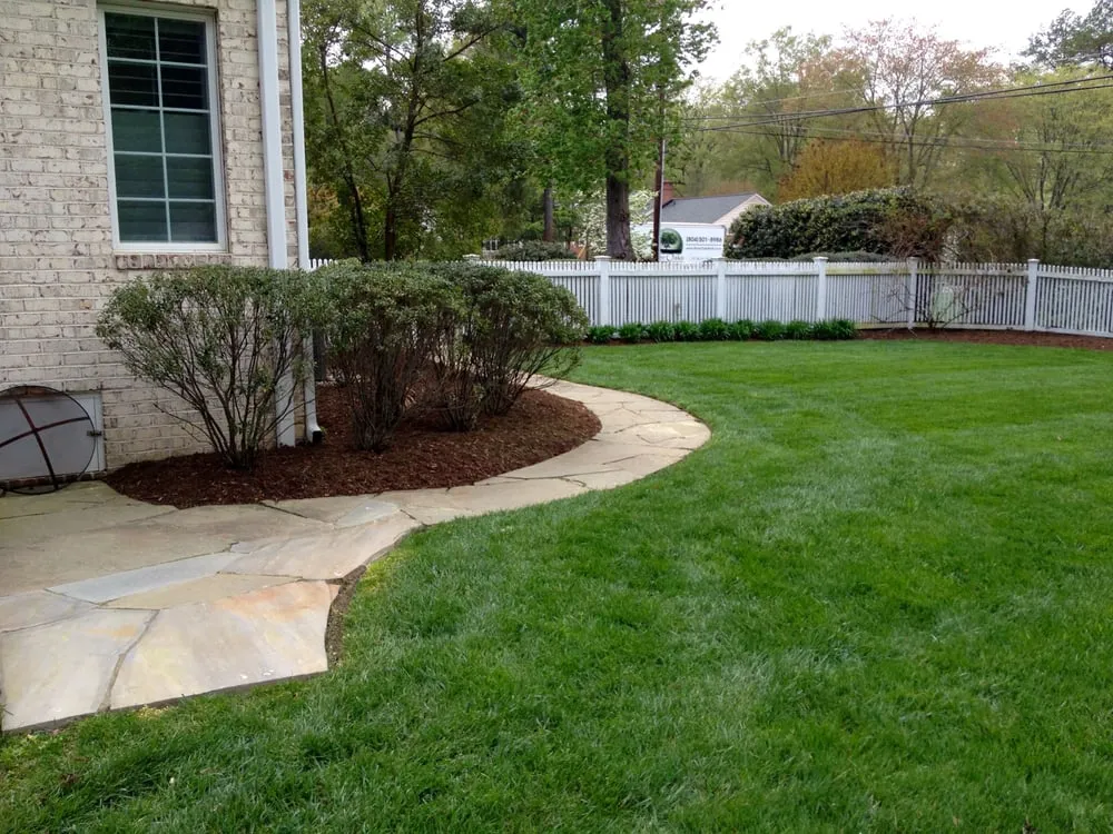 Top-rated lawn mowing service experts serving Richmond, VA - River Oaks Grounds Management