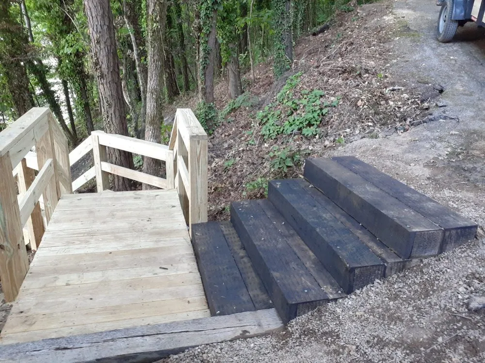 Local lawn care service in Odenville, AL by River Oaks