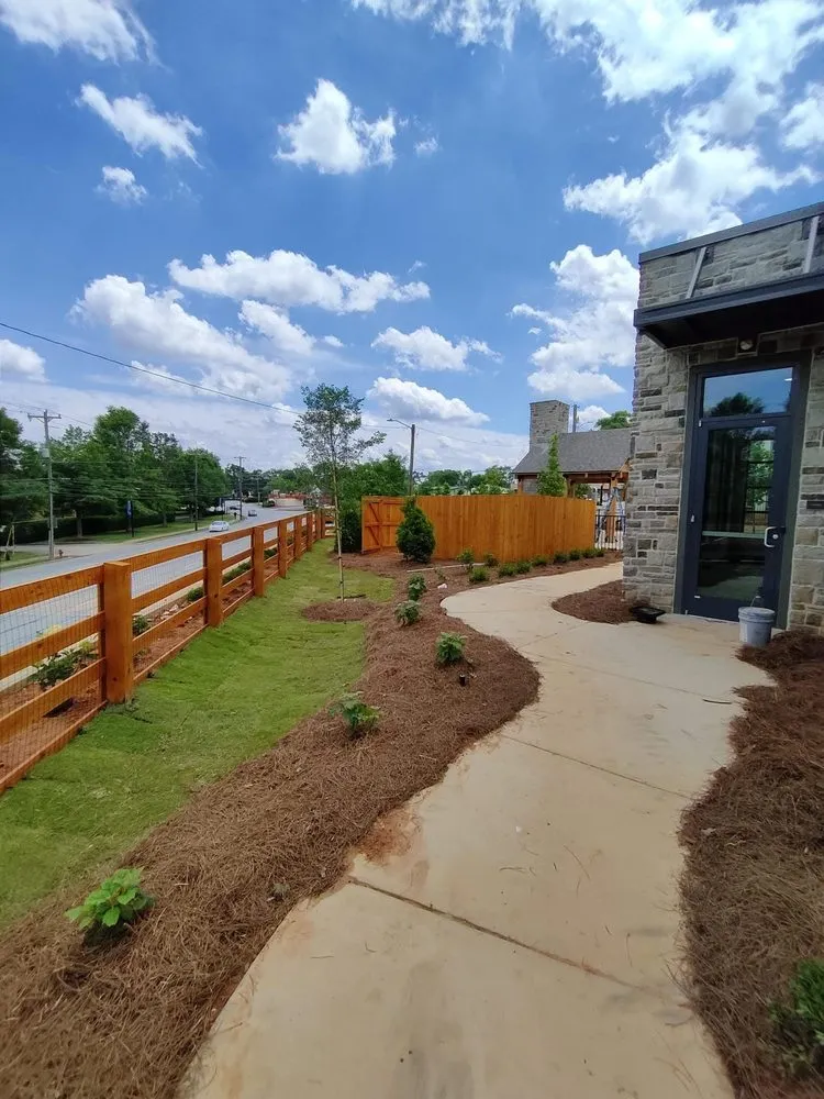 Top-rated yard maintenance for year-round maintenance in Odenville, AL by River Oaks