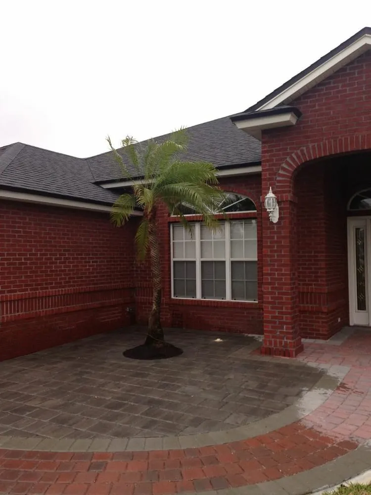 Custom lawn mowing service in Jacksonville, FL - River Oaks Outdoor