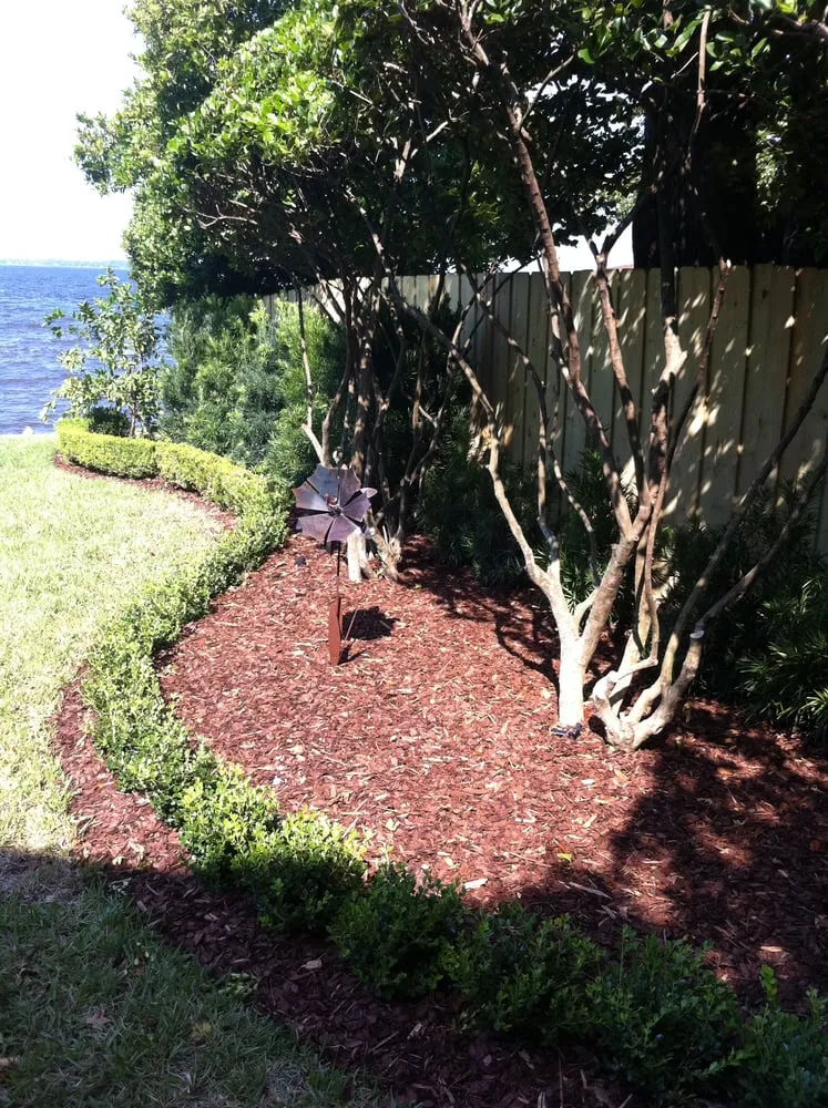 Professional garden landscaping in Jacksonville, FL by River Oaks Outdoor