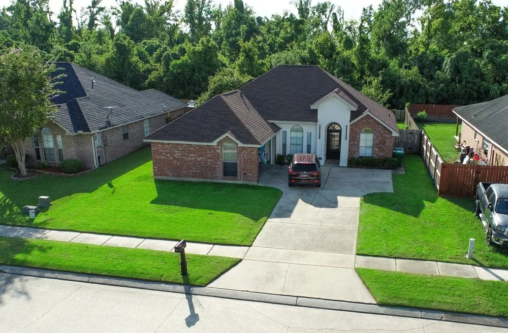 Top-rated landscape installation with custom design across Laplace, LA - River Parish Lawn & Landscape