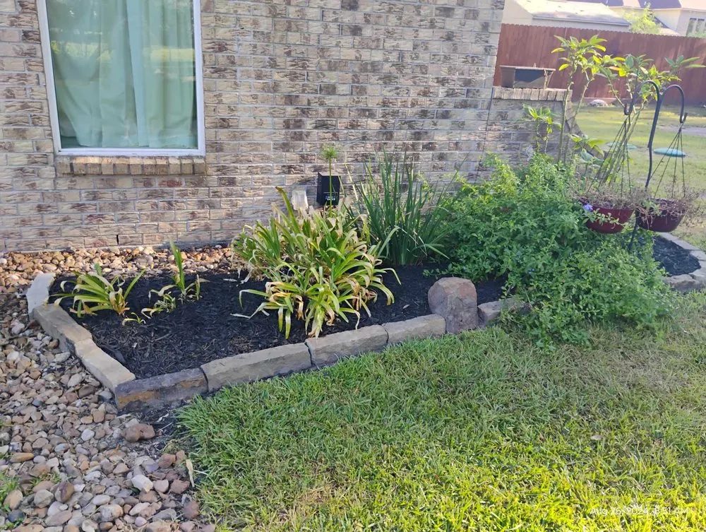 Top-rated landscaping services in Navasota, TX by River Rock Landscaping