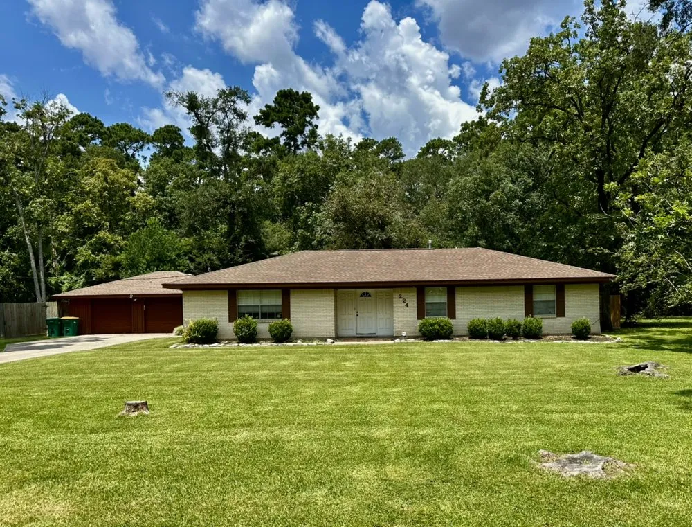 Reliable residential landscaping in Navasota, TX by River Rock Landscaping