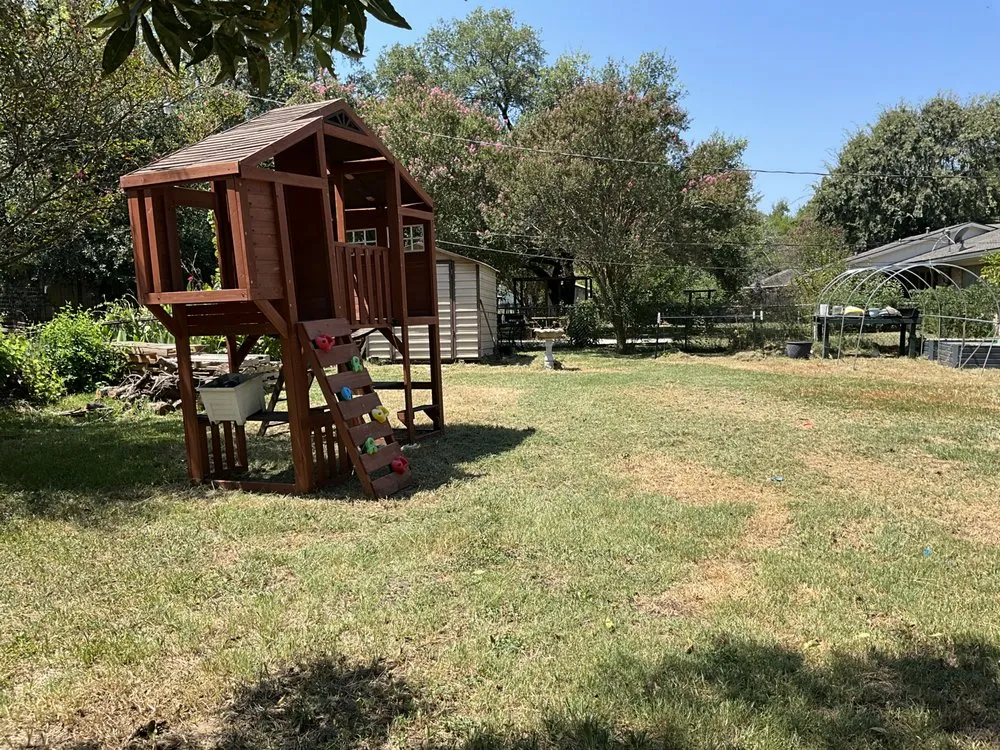 Professional landscape design in Navasota, TX by River Rock Landscaping