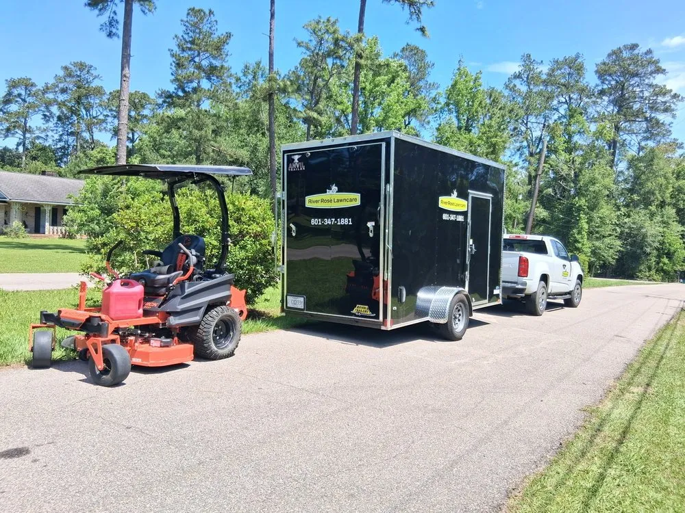 Professional lawn mowing service in Carriere, MS - River Rose Lawncare