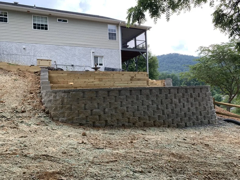 Affordable yard maintenance near you in Asheville, NC by River Side Outdoor