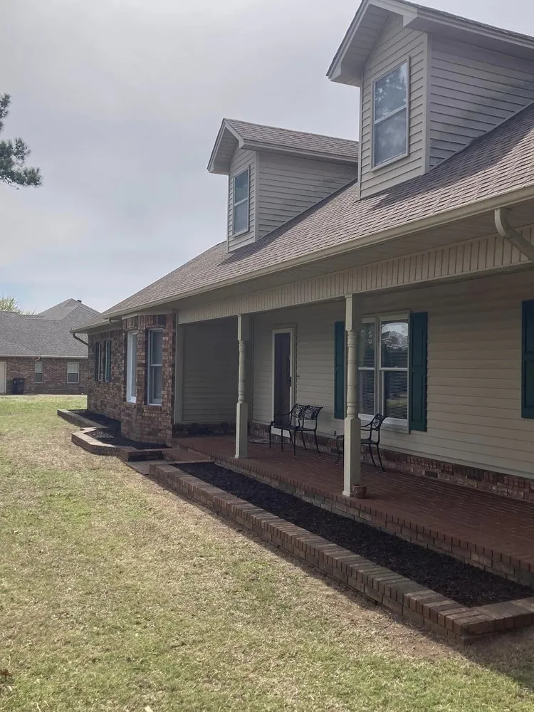 Affordable landscape design for beautiful yards in Russellville, AR by River Valley Lawn Services