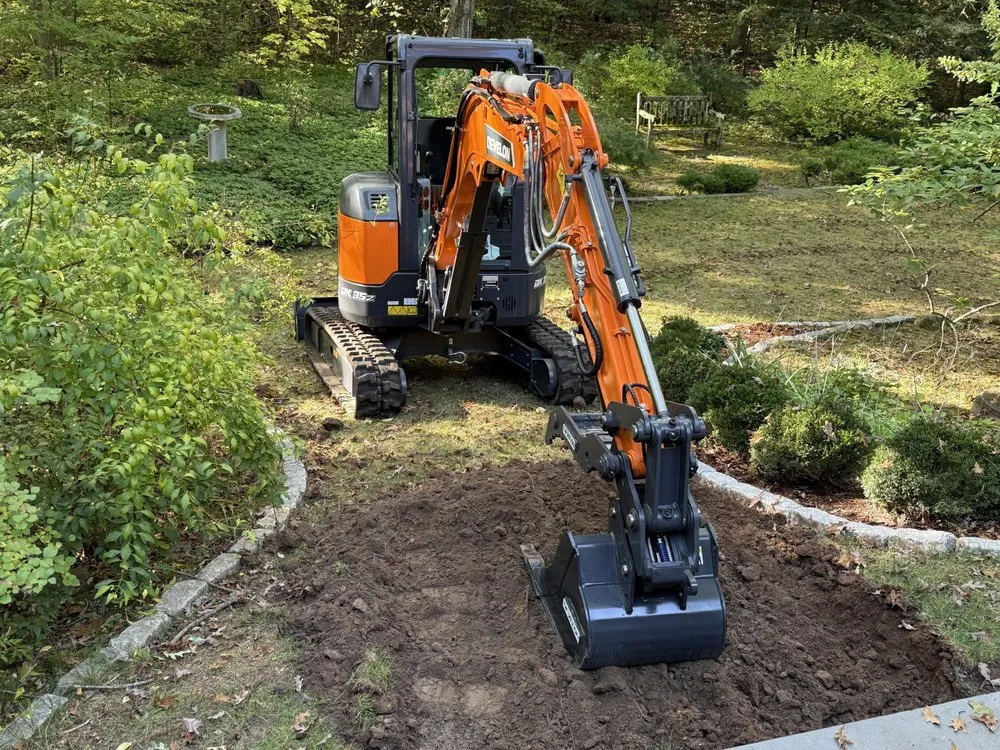 Expert landscaping services in Bloomfield, CT - Rivera Brothers Landscaping