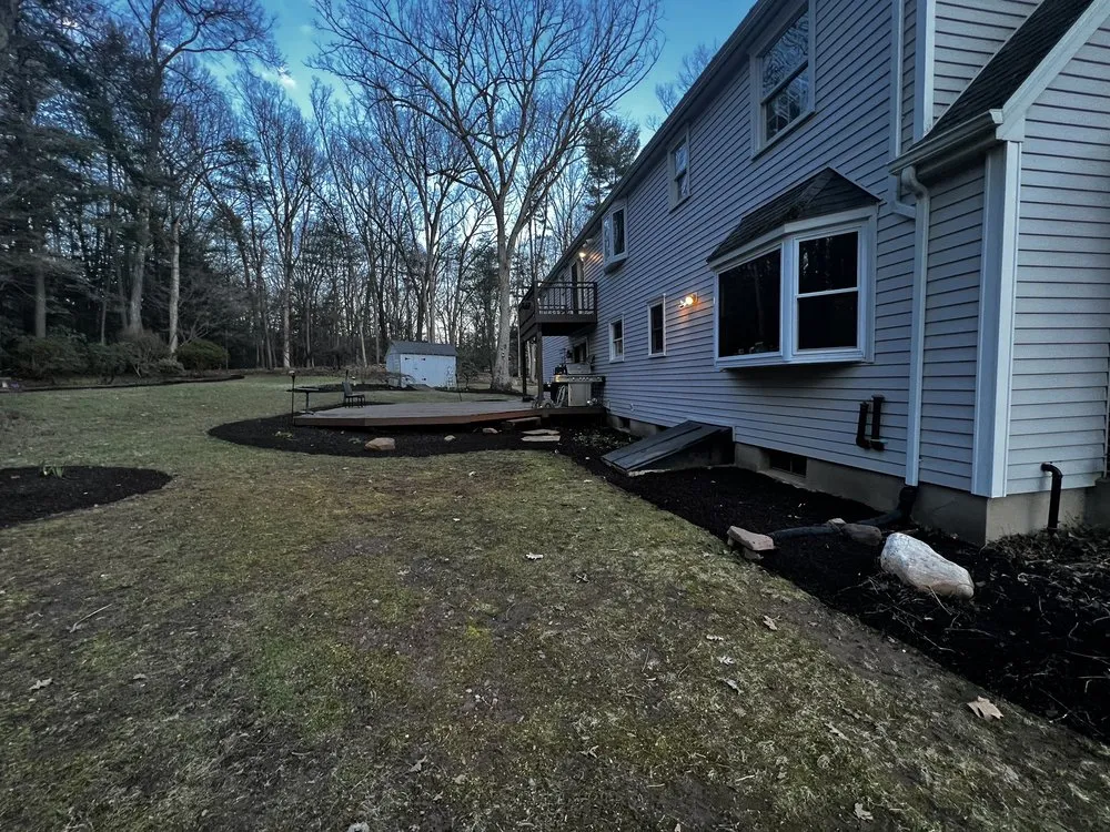 Custom lawn mowing service experts serving Bloomfield, CT - Rivera Brothers Landscaping