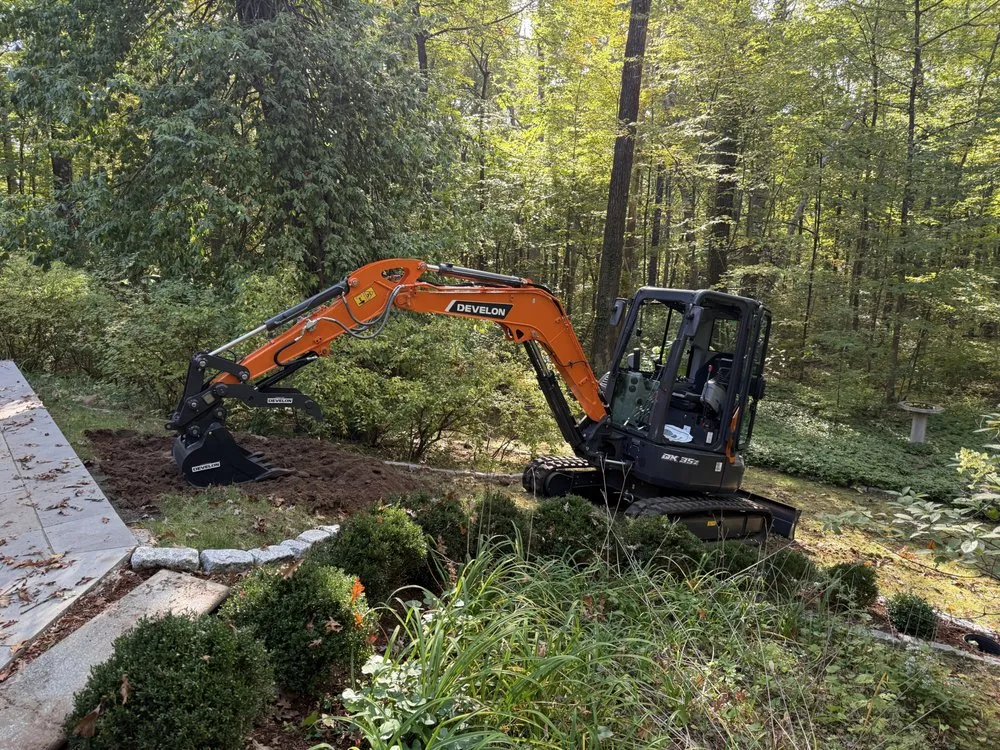 Top-rated yard cleanup service in Bloomfield, CT by Rivera Brothers Landscaping